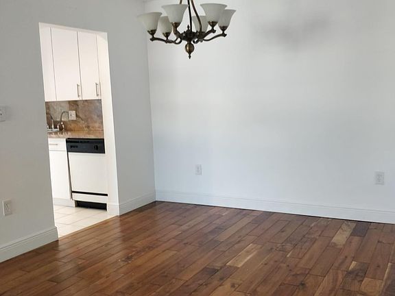 3rd image of 165 NE 203rd Ter APT 18