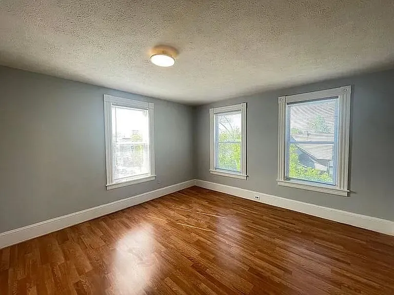 231 Laurel St #3 — Photo 10