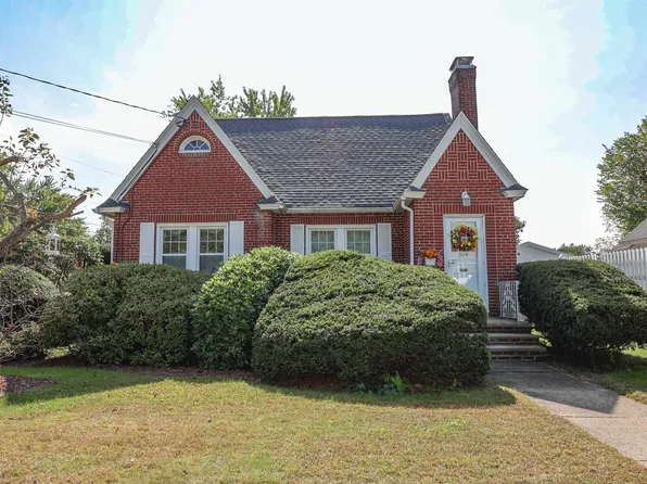 989 Hanover Street, Manchester, NH 03104