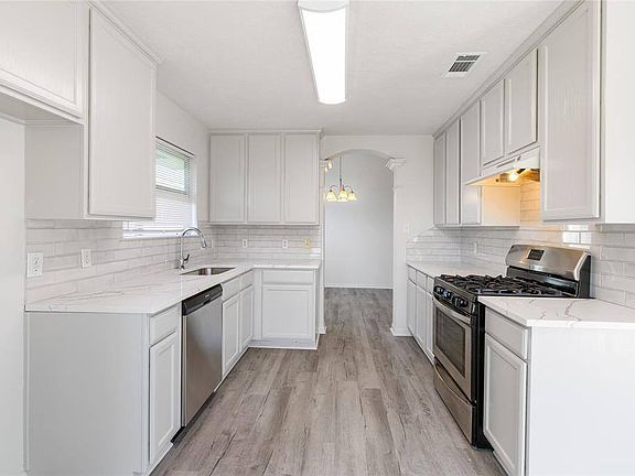 2nd image of 2707 Barronwood Dr