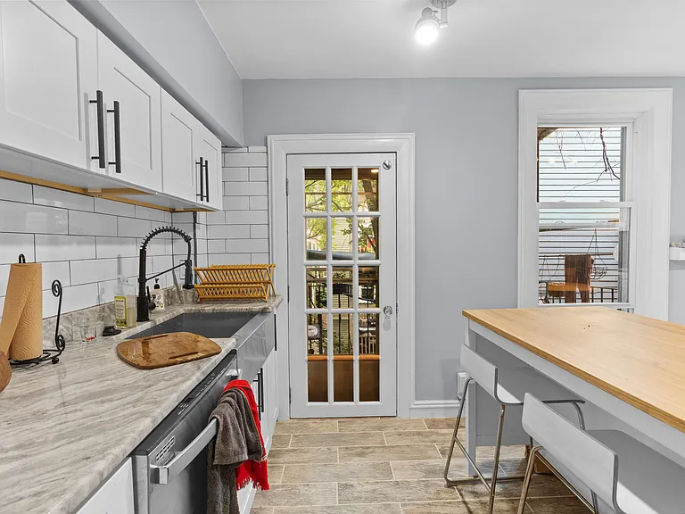 44 William St #2R — Photo 3