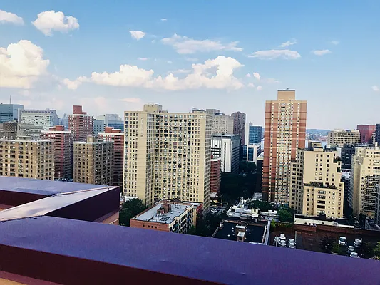 Rented by Avenues Real Estate | media 8