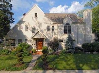 20791 Erie Rd, Rocky River, OH 44116