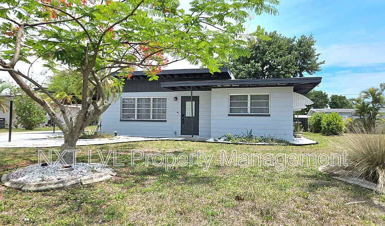 2348 Burton Ave — Photo 1