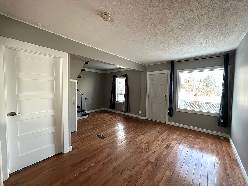 Winnipeg Apartment for rent - 2 Bedrooms — photo 8