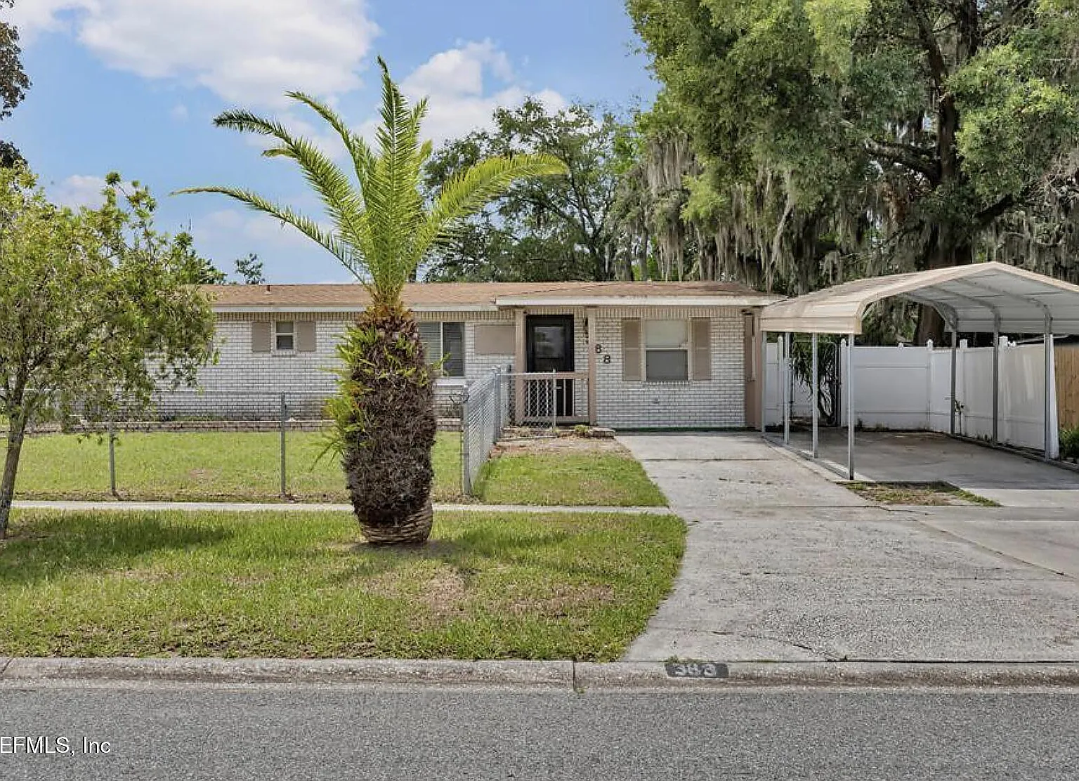 4 bed, 2.0 bath, 1368 sqft, $2,400 — Photo 2