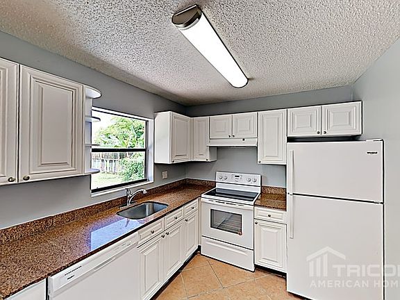 5th image of 7305 SW 8th Ct
