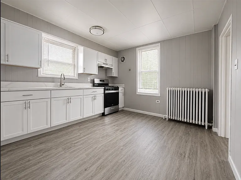 2604 Hamilton Ave — Photo 15