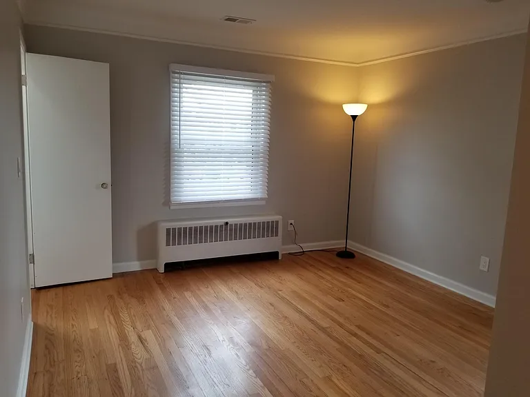 324 E 3rd St #3 — Photo 12