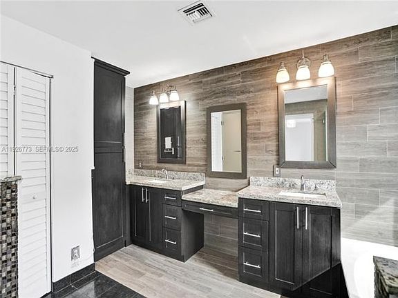 3rd image of 740 Cypress Pointe Dr E
