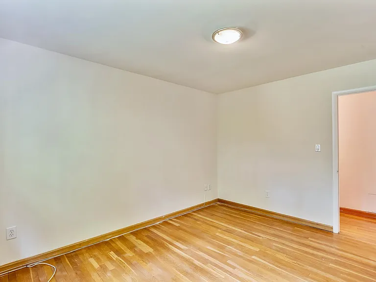 10412 Montrose Ave #202 — Photo 21
