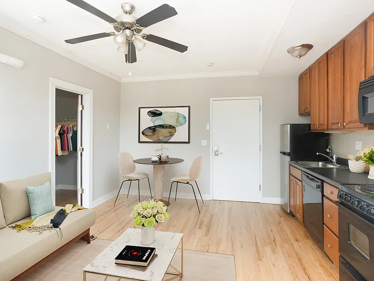 828 W. Fullerton — Photo 14