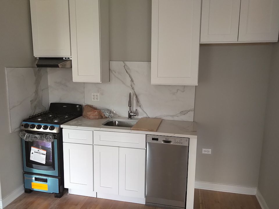 1st image of 3250 N Pulaski Rd #205