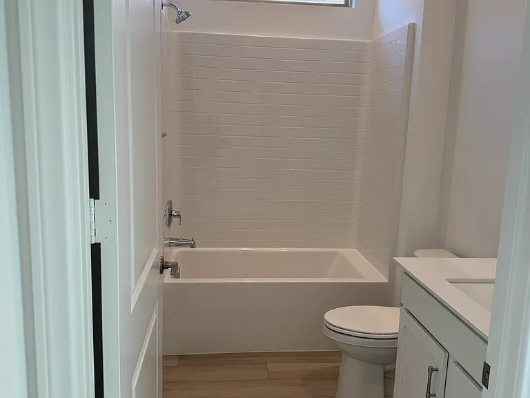 Guest upstairs bathroom