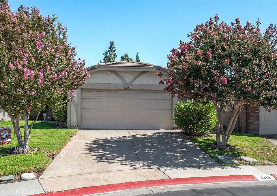 1st image of 1218 Tamarisk Cir