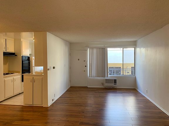 2nd image of 1123 S Sherbourne Dr #103