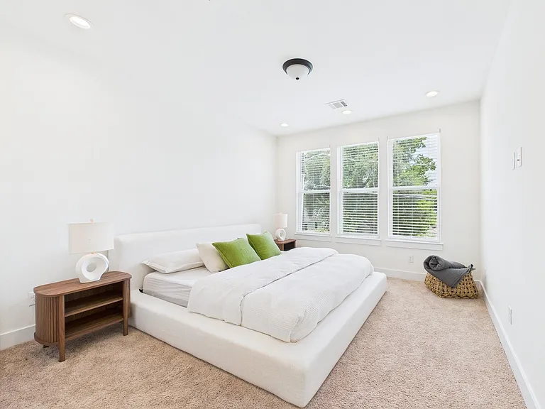4306 Idaho St — Photo 15