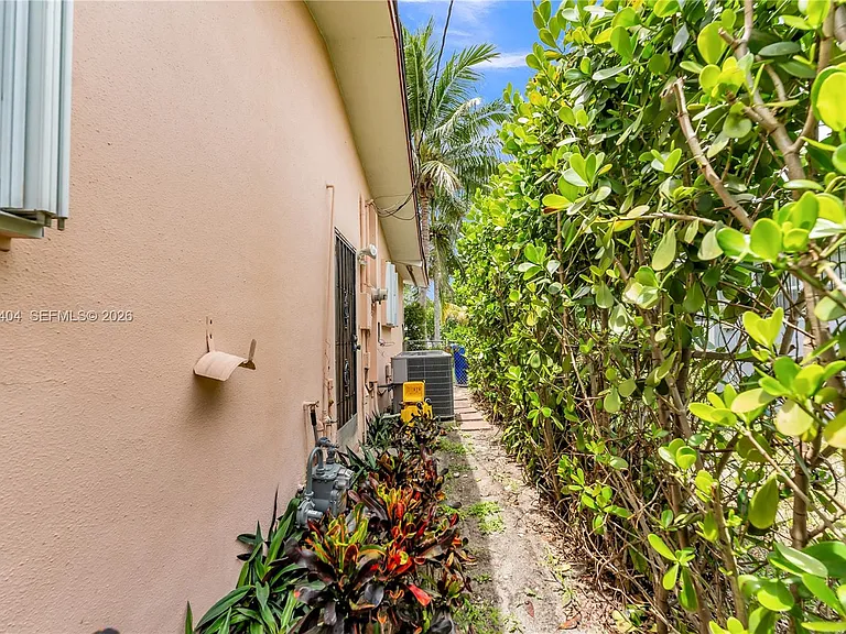 1019 S 29th Ave — Photo 35