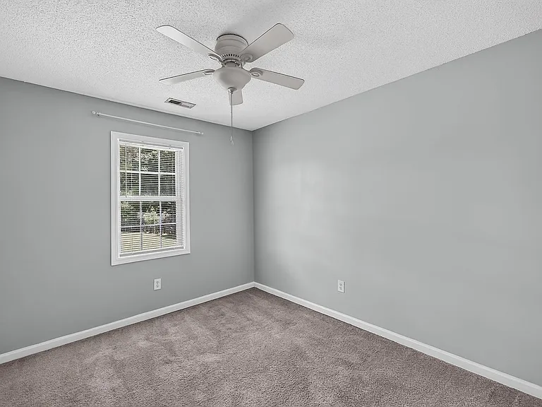 242 Zachary Ln — Photo 21
