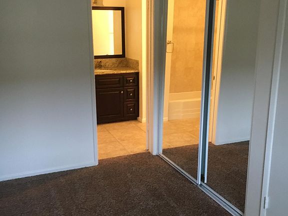 5th image of 832 E Maria Ave #832
