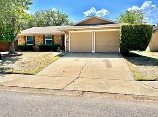 5511 Bishop Ct, Lake Dallas, TX 75065