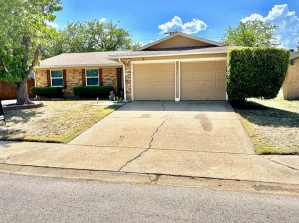 5511 Bishop Ct, Lake Dallas, TX 75065