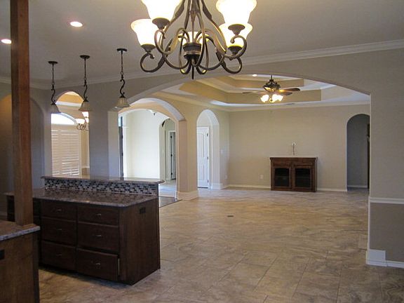 2nd image of 303 Auburn Hl