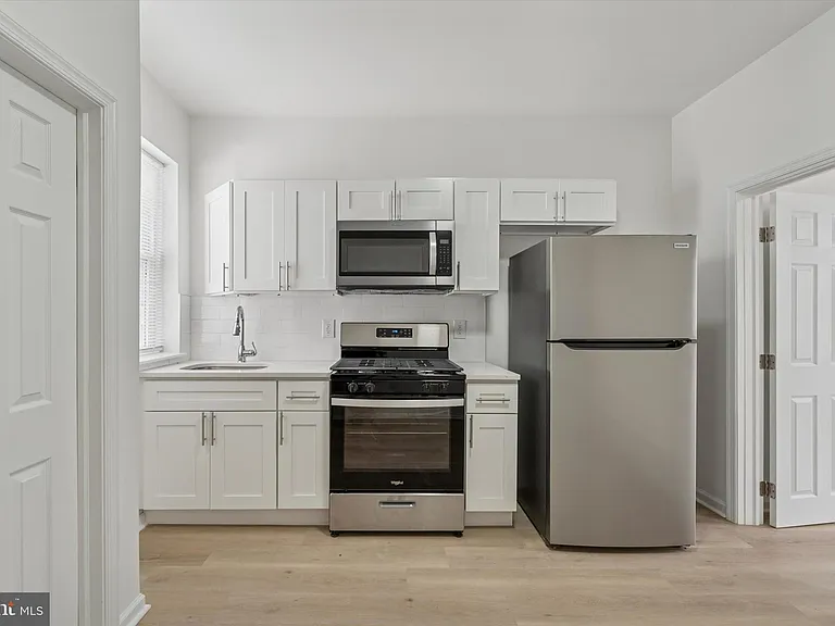 1626 N 17th St #301 — Photo 5