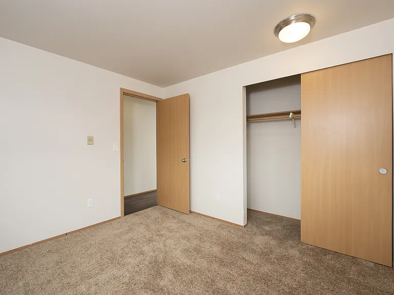 1 Bedroom Standard (2) 1 Bedroom Standard (2)