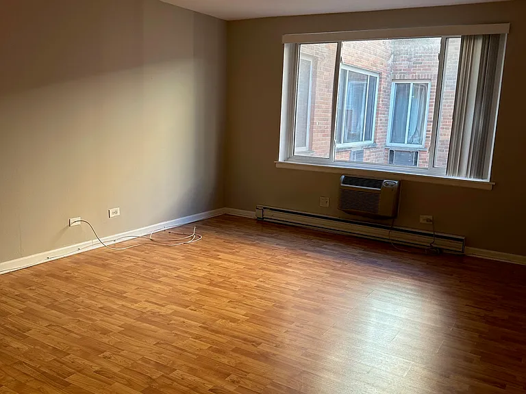 3825-103 N Pine Grove Ave #3825-103 — Photo 2