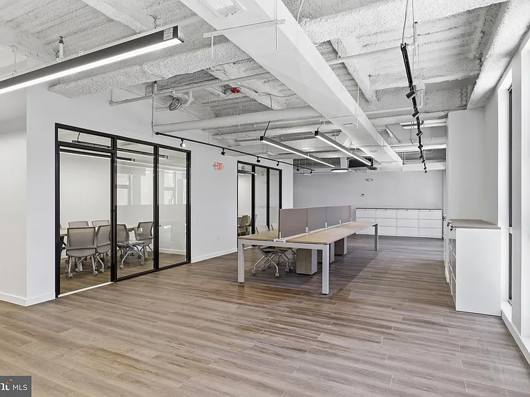 915 N Broad St #601 — Photo 38