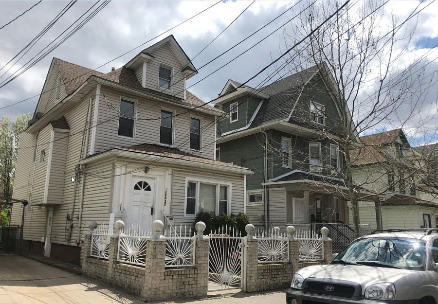 2nd image of 10222 90th Ave