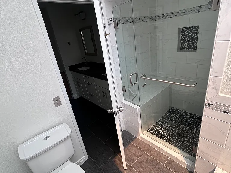 821 W 15th St #3D — Photo 31