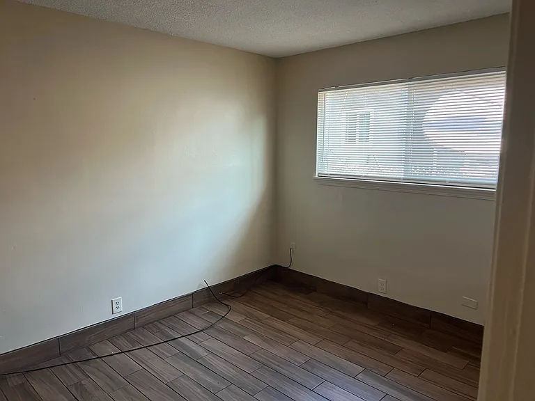 944 N Vine Ave #2 — Photo 17