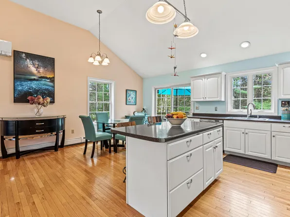 4 Goldenrod Place, Brunswick, ME 04011