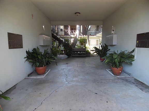 3rd image of 725 S New Hampshire Ave APT 12