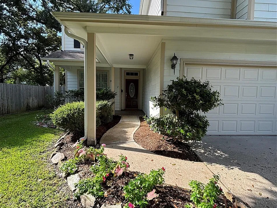 951 Lamonte Ln
