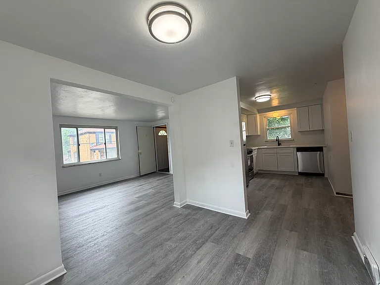 77 N Starr Ave #1 — Photo 10