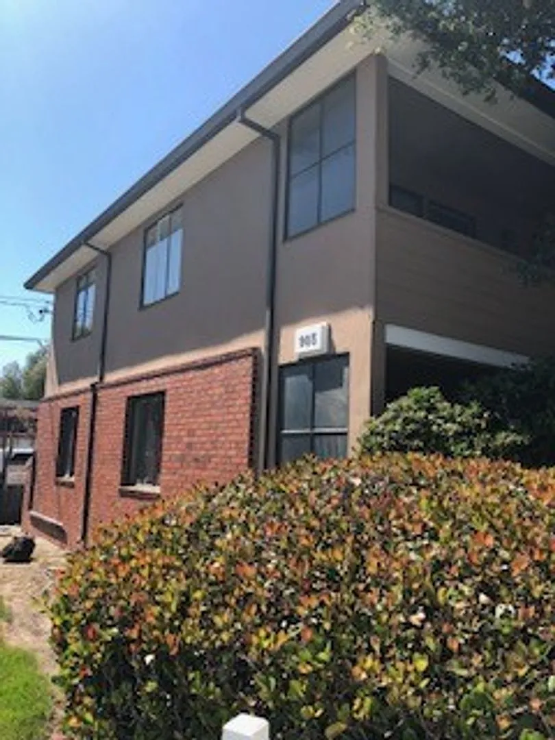 Building Photo - 905 Santa Clara Ave #P