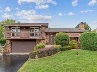 6007 Greenview Rd, Oakwood Hills, IL 60013