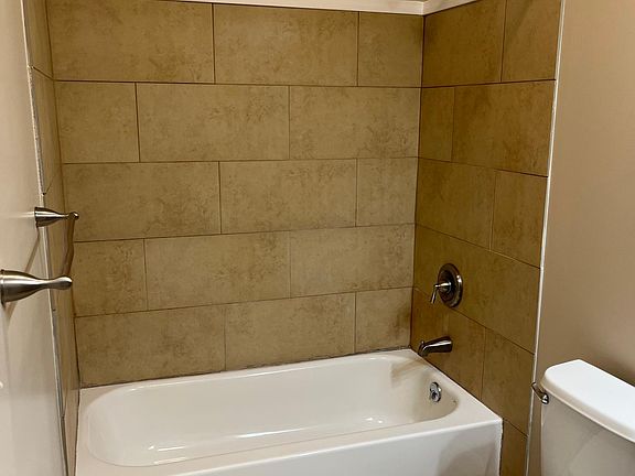 5th image of 467 Tacoma Ave #3