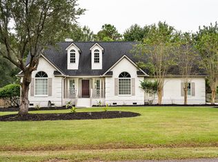 379 Commonwealth Rd, Mount Pleasant, SC 29466