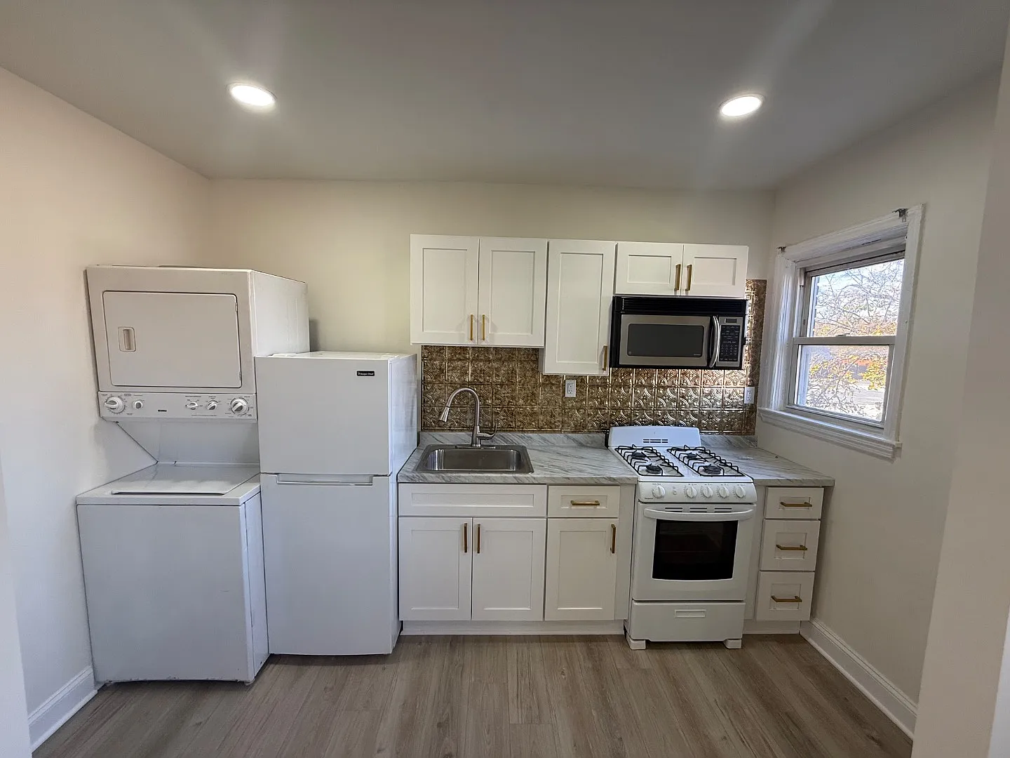15 Washburn Ave - Unit 1 — Photo 2