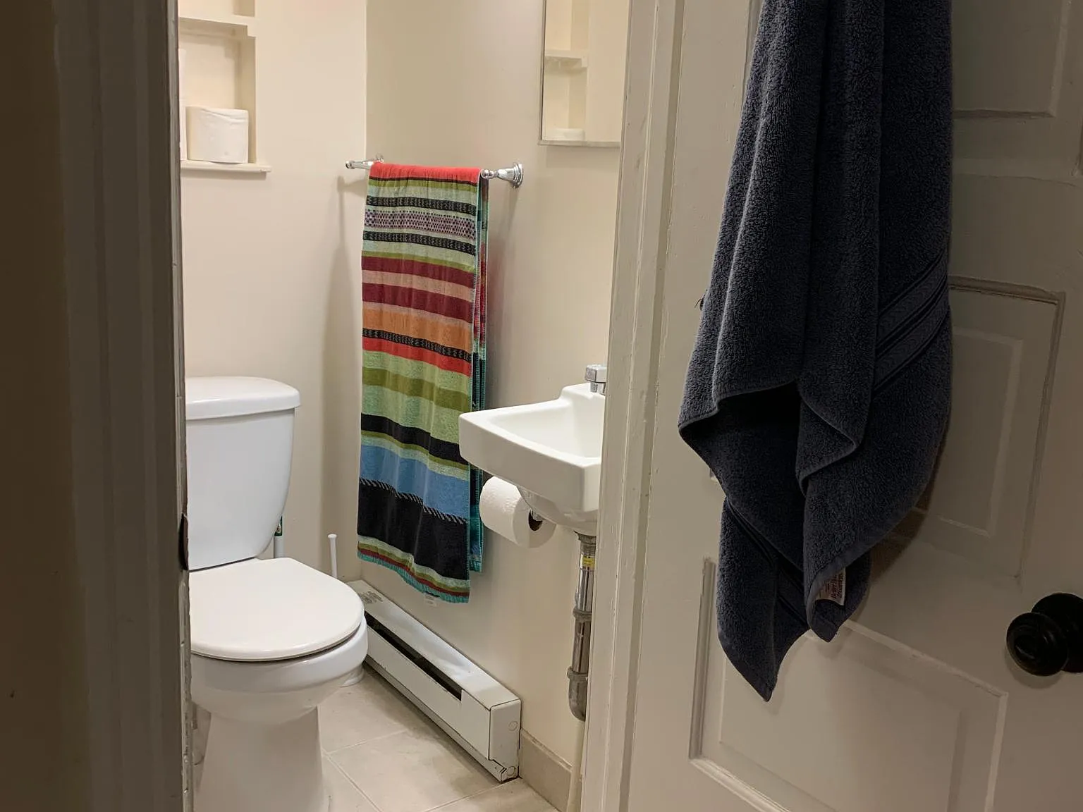 3 bed, 1000 sqft, $1,700 — Photo 3
