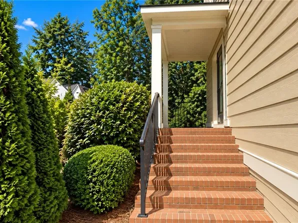1452 Sylvan Cir NE, Atlanta, GA 30319