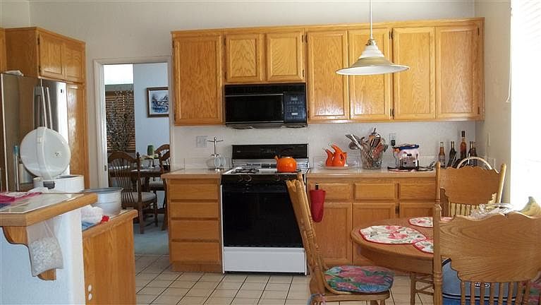 2nd image of 13267 Cornell Cir