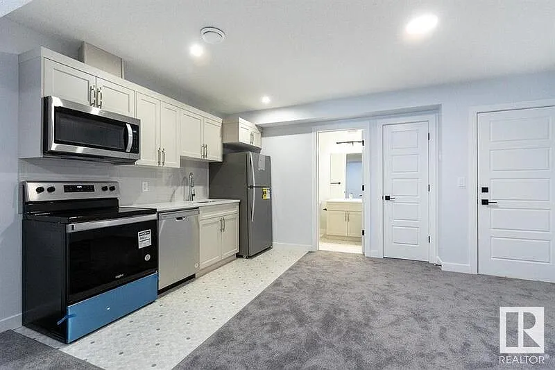 1 bed, 1.0 bath, $1,200 — Photo 2