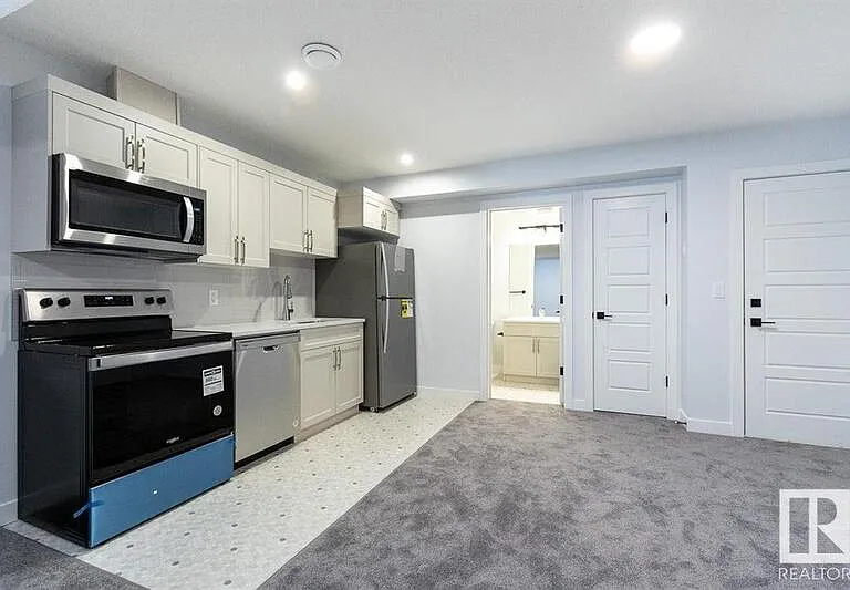 32 Rosewood Way #BASEMENT — Photo 2