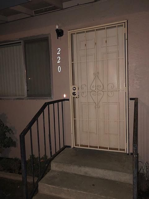 1st image of 220 Wayside Dr