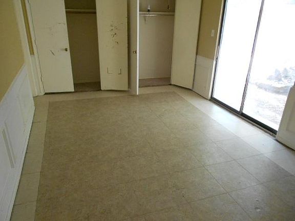 5th image of 1012 Revere Cir